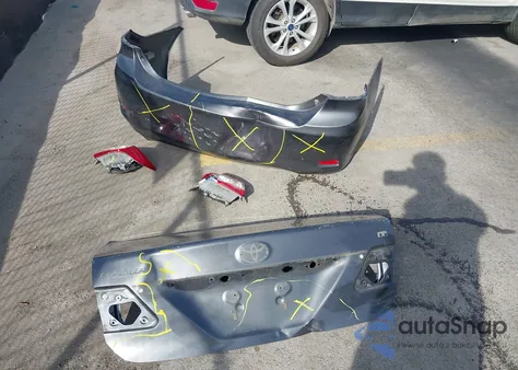 2011 Toyota Corolla Le z USA, uszkodzony, nr VIN JTDBU4EE2BJ089544